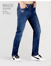 Load image into Gallery viewer, Bruce&amp;Shark New Jeans Men Fashion Casual High Quality Embroidery Straight leg Thin Soften Cotton  Men Jeans SIZE 28 TO 42 8112
